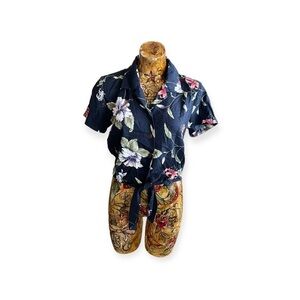 Caribbean Joe crop top floral button front small